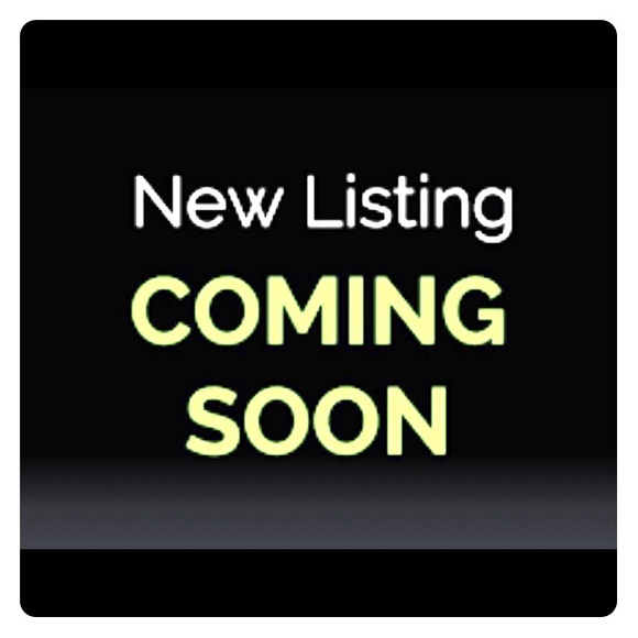 CLOSET DIVIDER - Picture 3 of 3